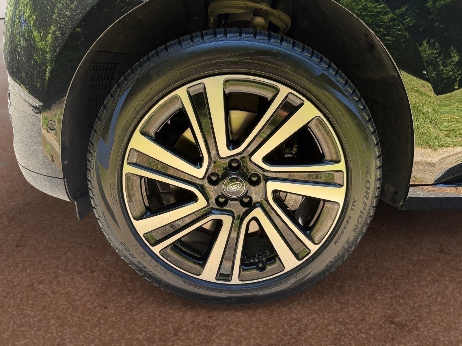 Certified 2023 Land Rover Range Rover SE AWD/4WD image 9