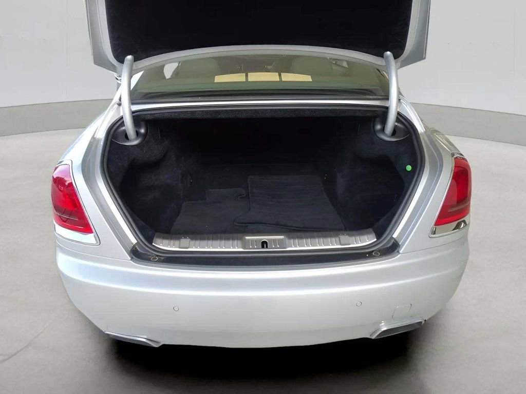 Used 2014 Rolls-Royce Wraith image 13