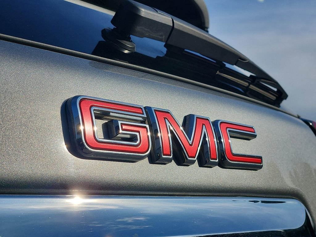 Used 2023 GMC Terrain SLT image 31