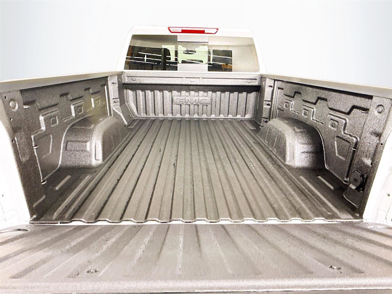 New 2026 GMC Sierra 1500 SLE w/ Preferred Package image 19