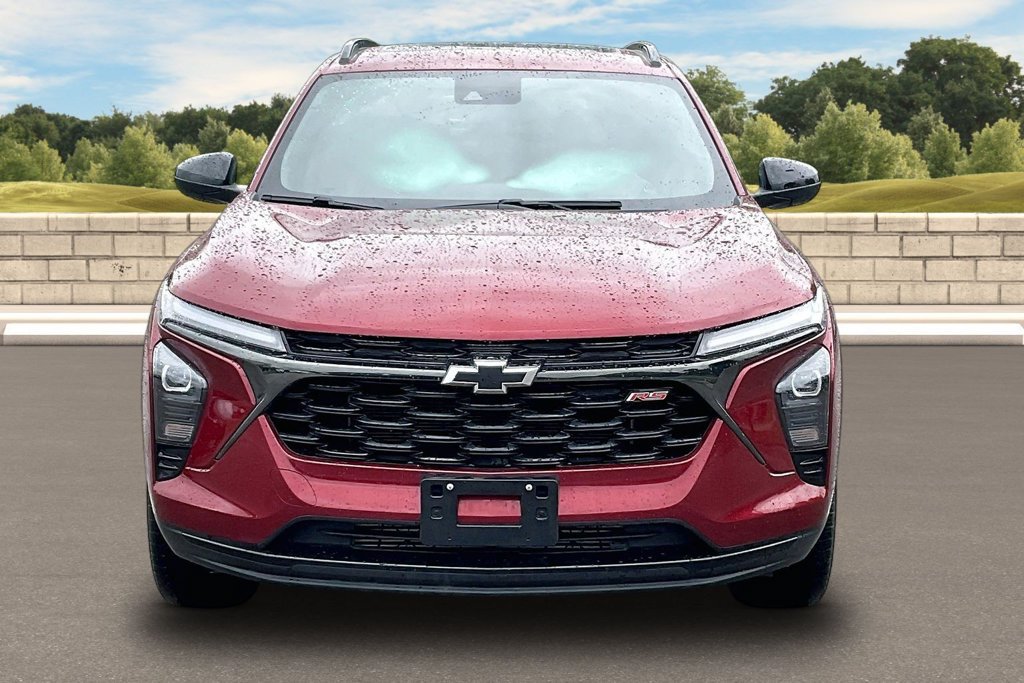 Used 2024 Chevrolet Trax RS w/ Sunroof Package FWD image 3