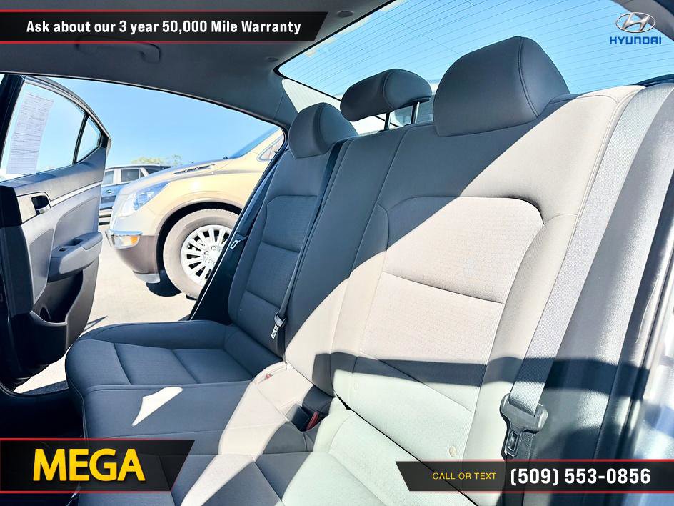 Used 2017 Hyundai Elantra SE image 17