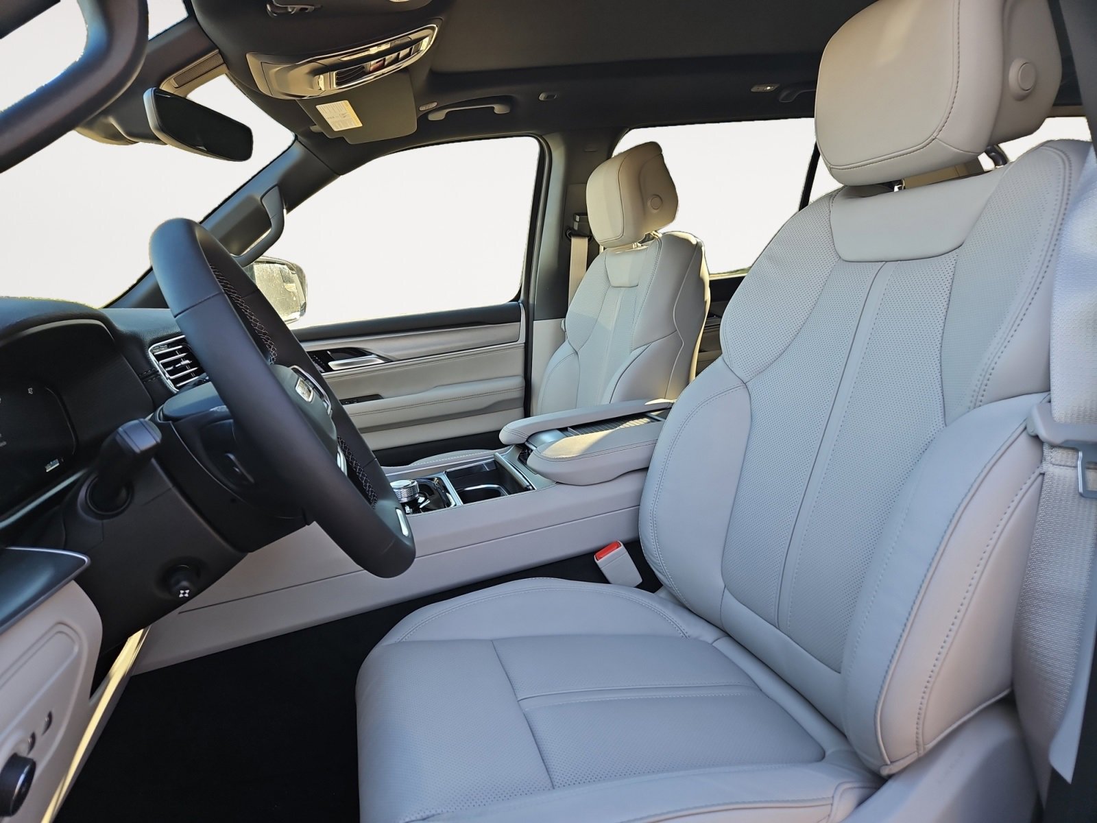 New 2025 Jeep Wagoneer 4WD image 9