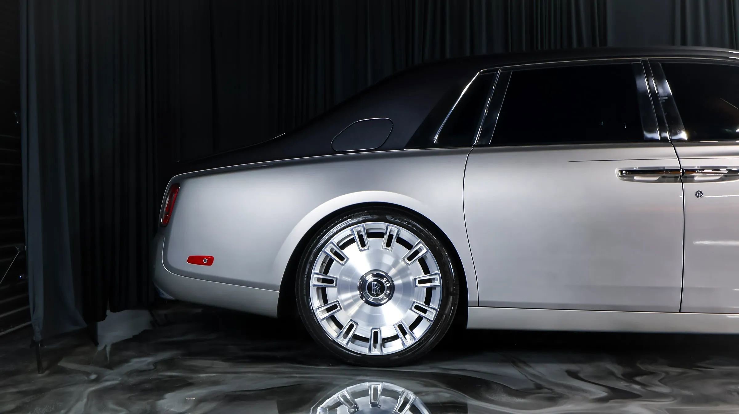 Used 2018 Rolls-Royce Phantom Sedan RWD image 10