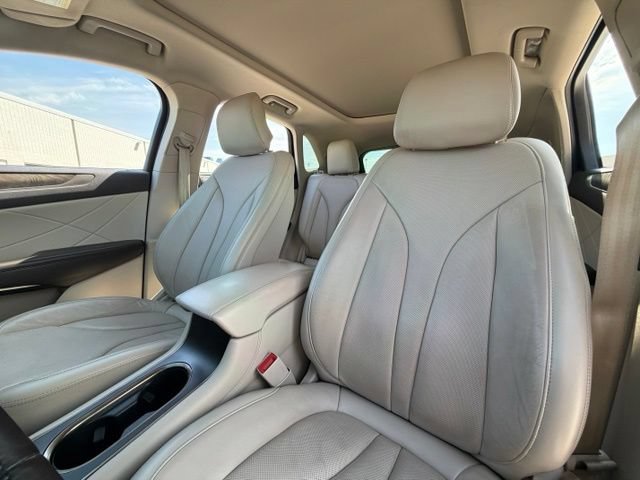 Used 2019 Lincoln MKC Reserve w/ MKC Climate Package AWD/4WD image 5