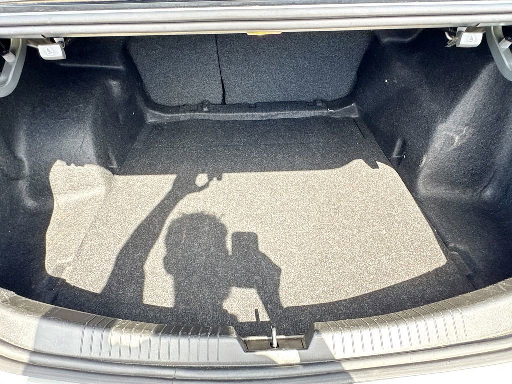 Used 2025 Chevrolet Malibu LT image 24