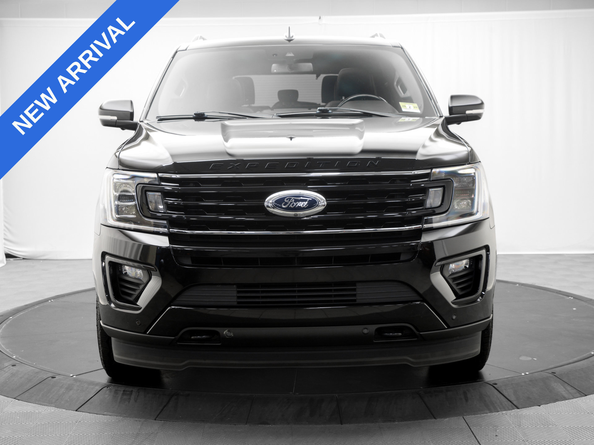 Used 2021 Ford Expedition Limited AWD/4WD image 2