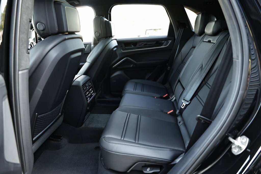New 2026 Porsche Cayenne Turbo image 28