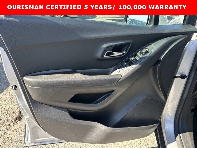 Certified 2022 Chevrolet Trax LS w/ Tint and Cruise Package image 14