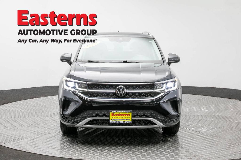Used 2023 Volkswagen Taos SEL AWD/4WD image 2