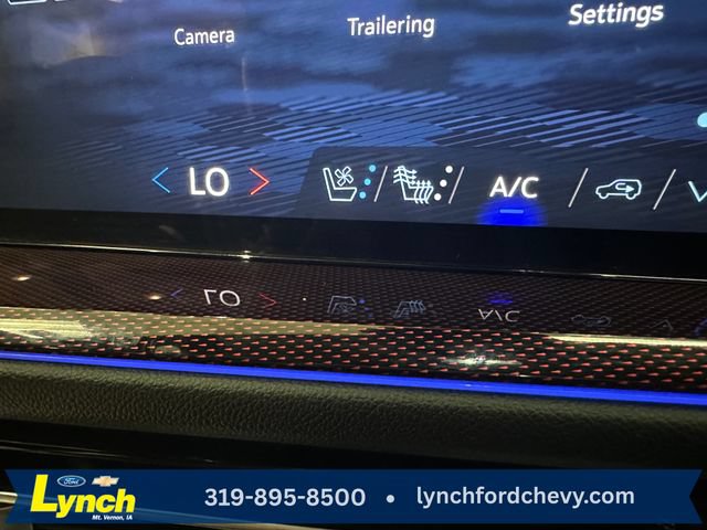 Used 2024 Chevrolet Traverse RS AWD/4WD image 15