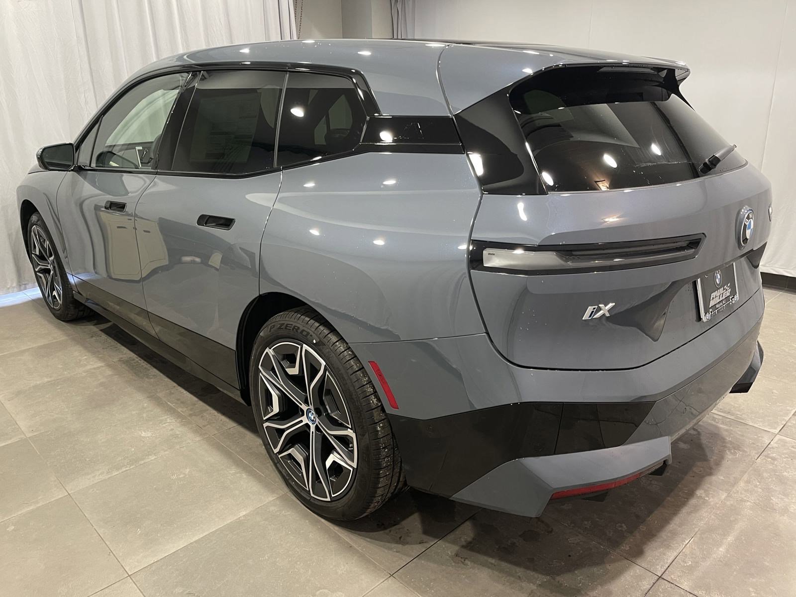 Certified 2025 BMW iX xDrive50 w/ Premium Package image 4