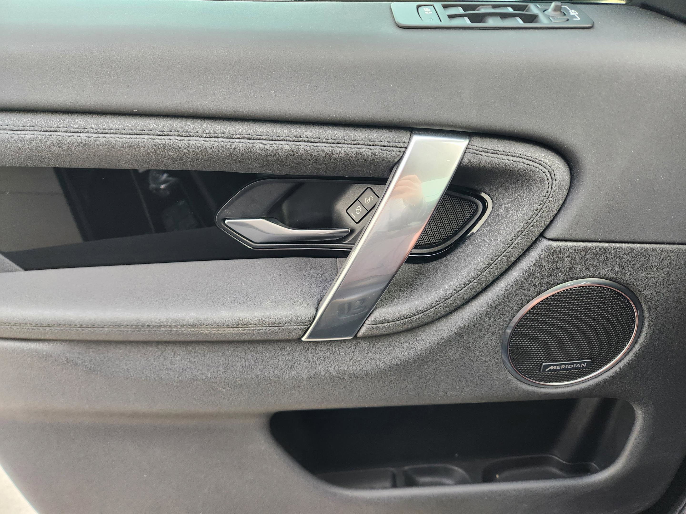 Used 2020 Land Rover Discovery Sport S image 22