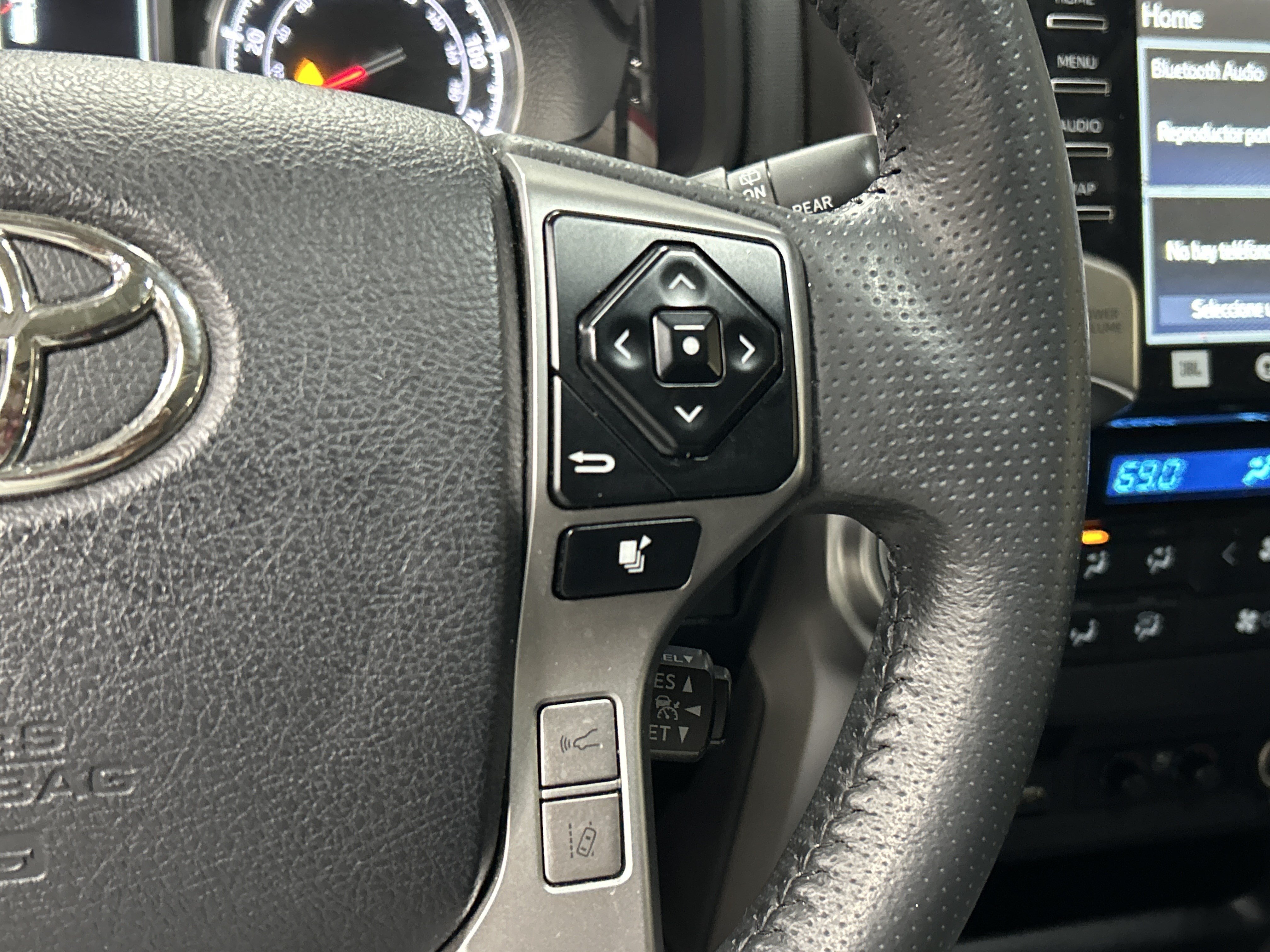Used 2022 Toyota 4Runner Limited AWD/4WD image 19