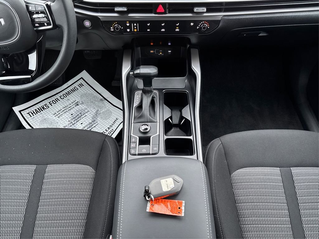 Certified 2025 Kia Sorento LX image 18