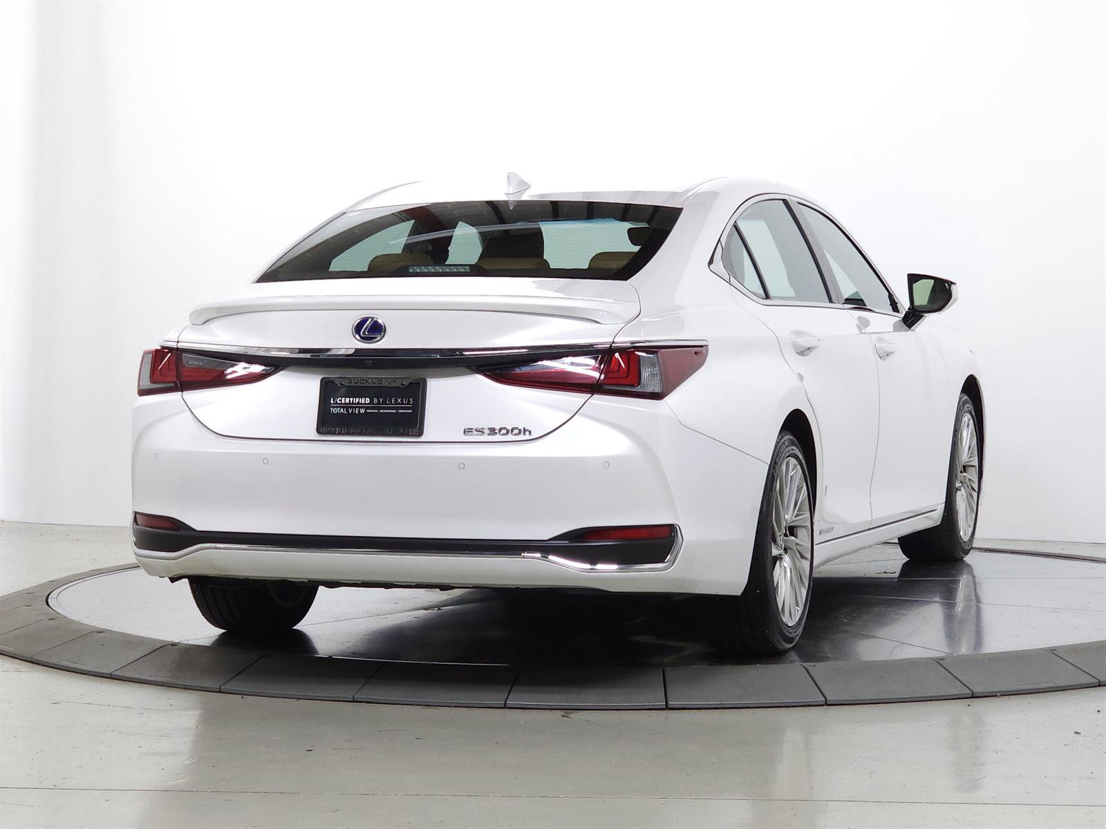 Used 2020 Lexus ES 300h w/ Accessory Package 2 FWD image 9