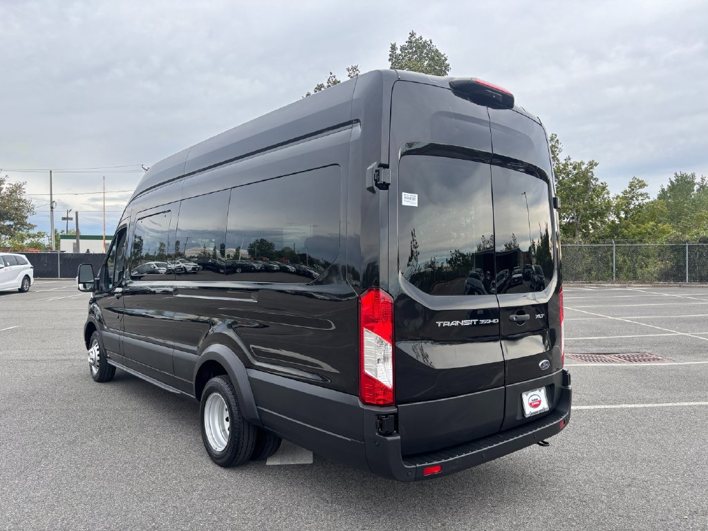 Used 2023 Ford Transit 350 XLT RWD image 9