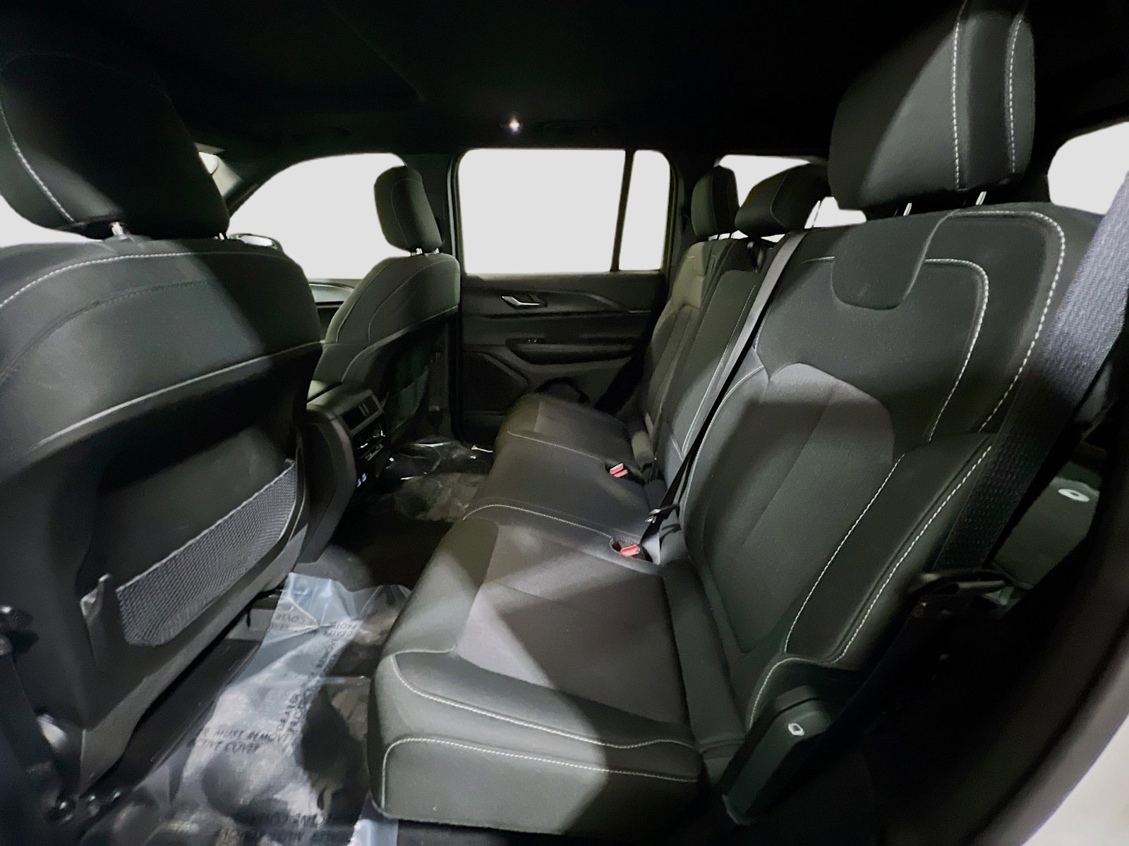 Used 2025 Jeep Grand Cherokee Laredo X RWD image 17