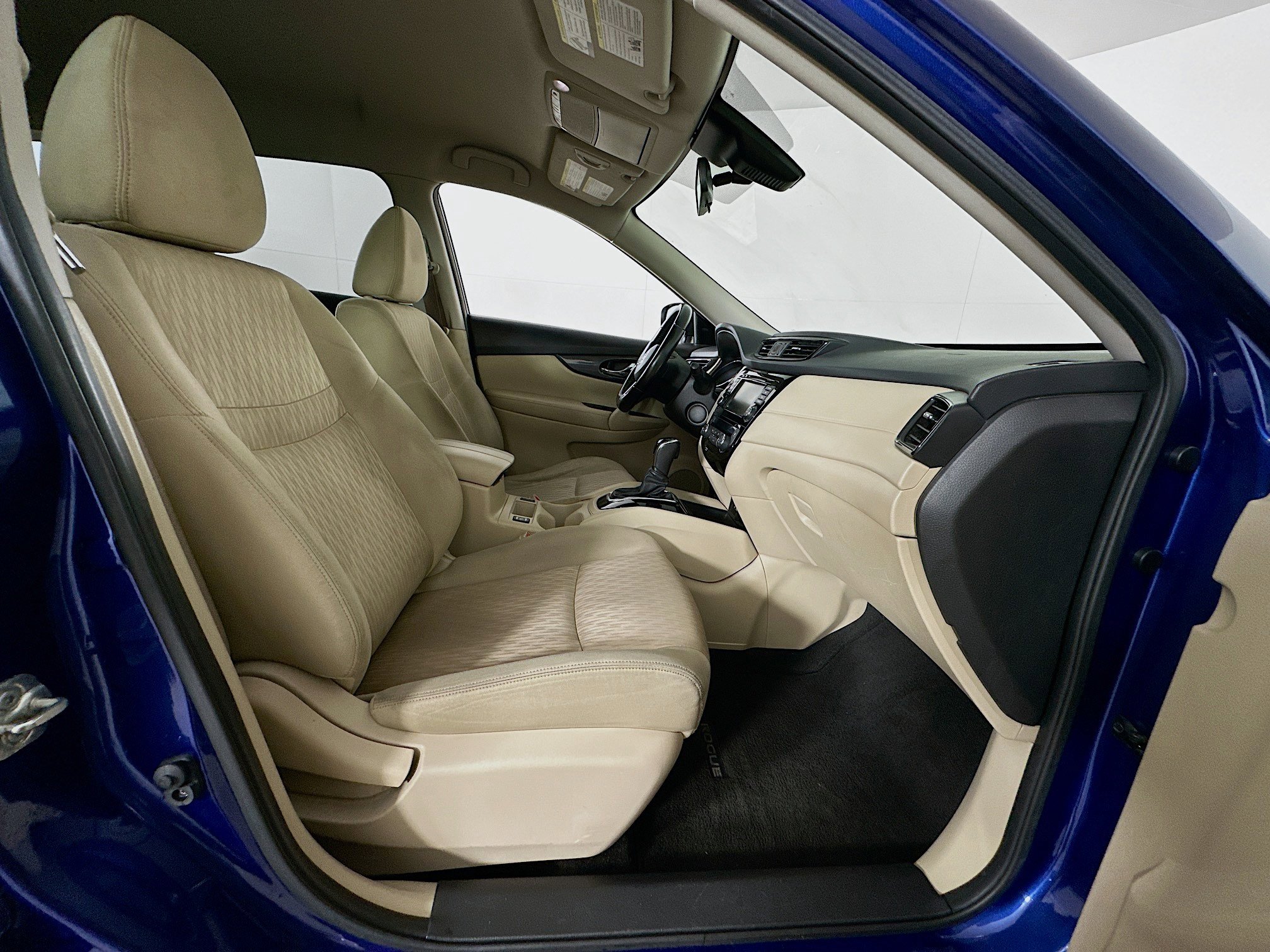 Used 2020 Nissan Rogue SV FWD image 30
