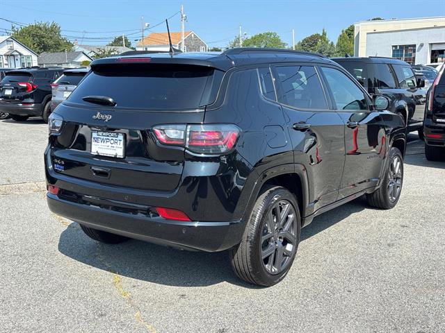 Certified 2024 Jeep Compass Limited w/ High Altitude Package image 3