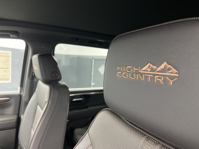New 2026 Chevrolet Suburban High Country AWD/4WD image 16