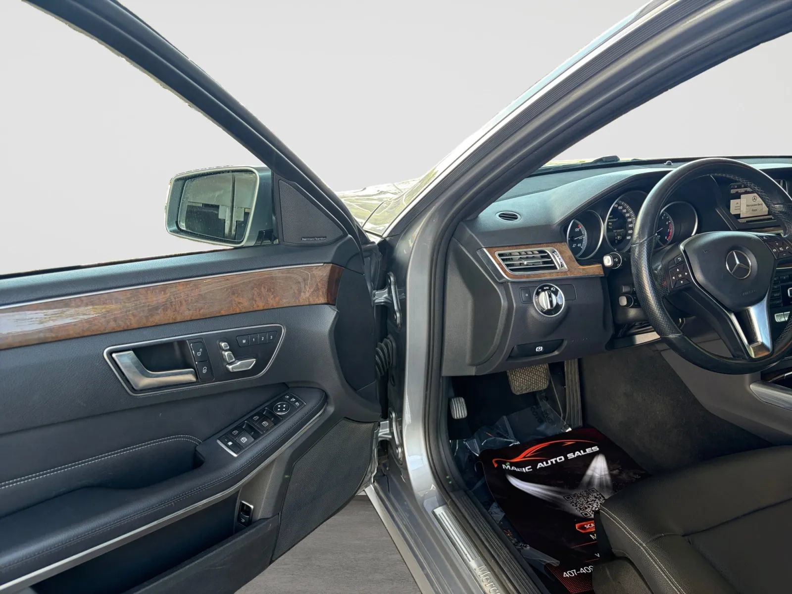 Used 2015 Mercedes-Benz E 350 4MATIC Sedan w/ Premium 1 Package image 11
