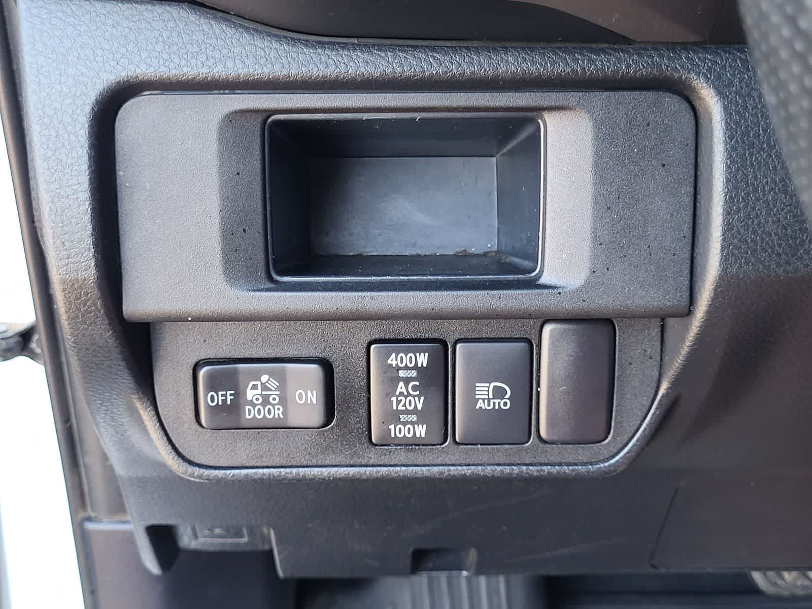 Used 2018 Toyota Tacoma Limited AWD/4WD image 18