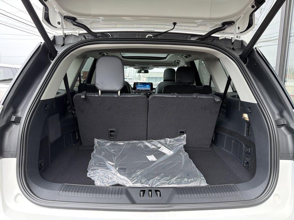New 2025 Lincoln Aviator AWD w/ Jet Appearance Package image 12