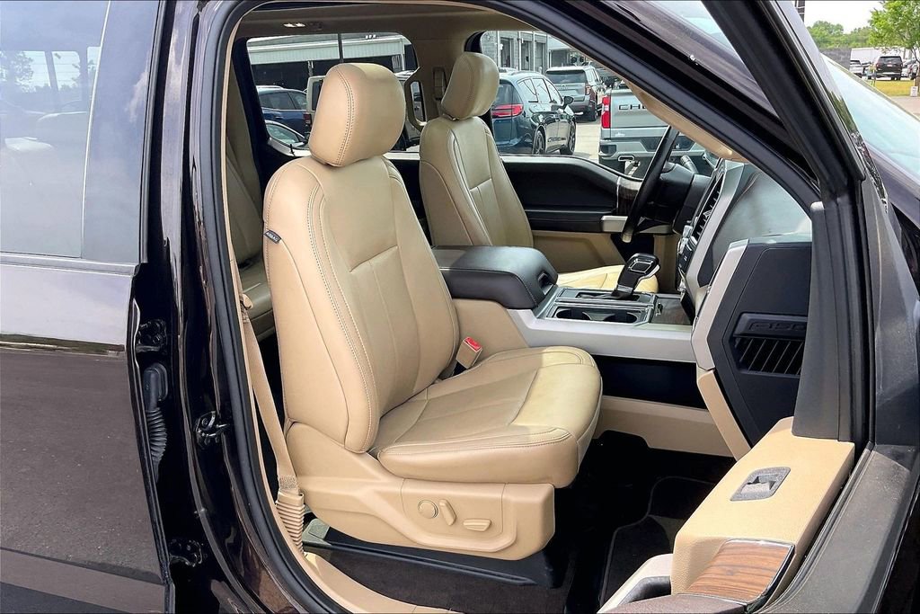 Used 2019 Ford F150 Lariat w/ Equipment Group 502A Luxury AWD/4WD image 32