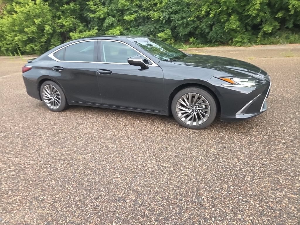 Used 2024 Lexus ES 300h Ultra Luxury w/ Accessory Package (Z1) FWD image 26