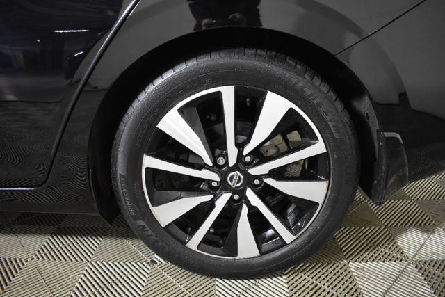 Certified 2023 Nissan Sentra SV w/ SV Premium Package FWD image 41