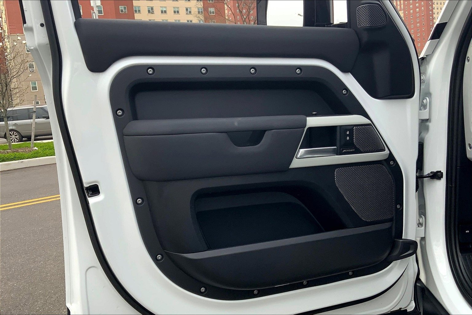 Used 2022 Land Rover Defender 110 S image 21