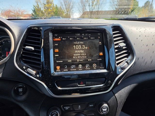 Used 2017 Jeep Cherokee Limited image 6