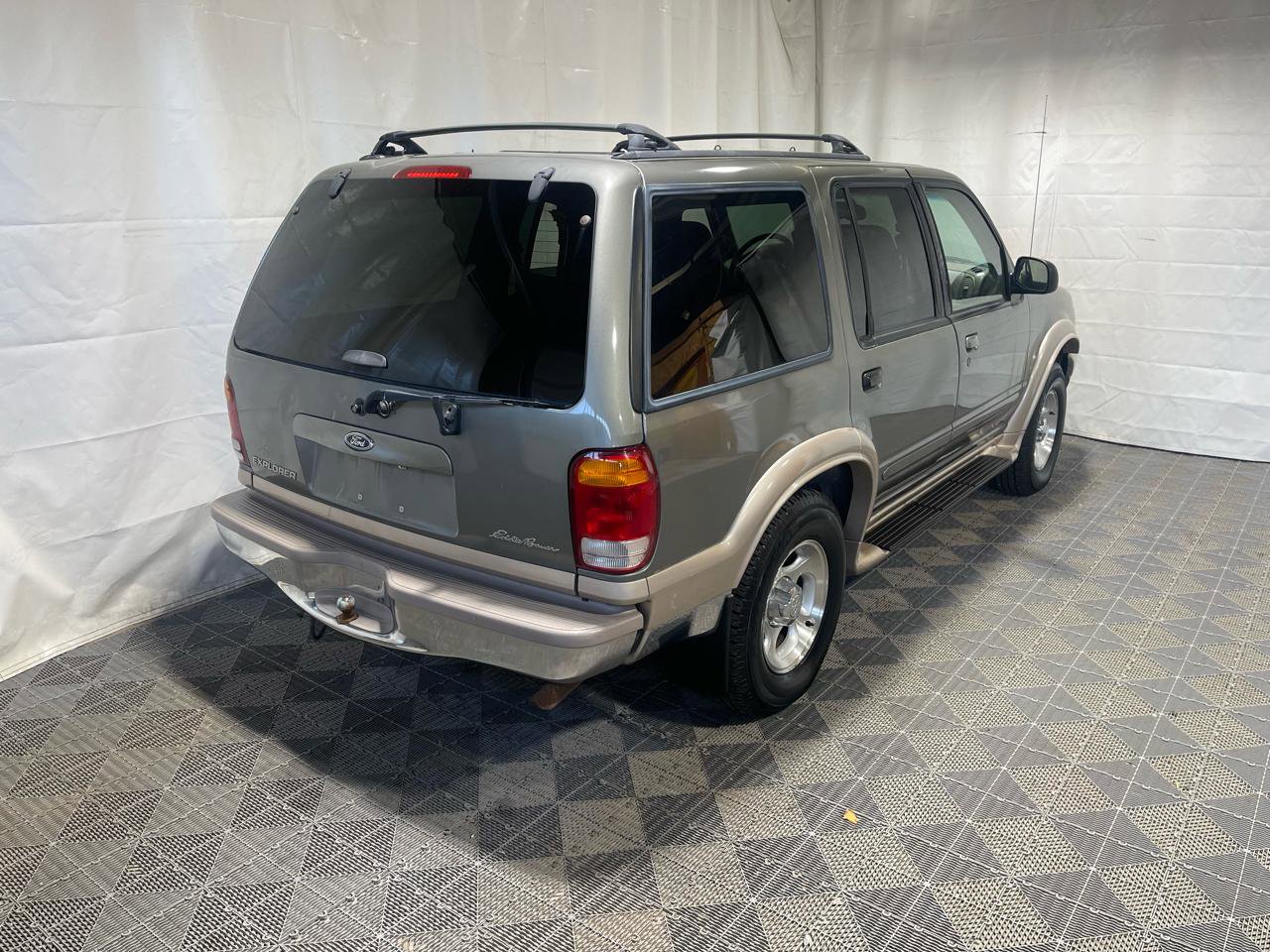 Used 2000 Ford Explorer Eddie Bauer AWD/4WD image 6