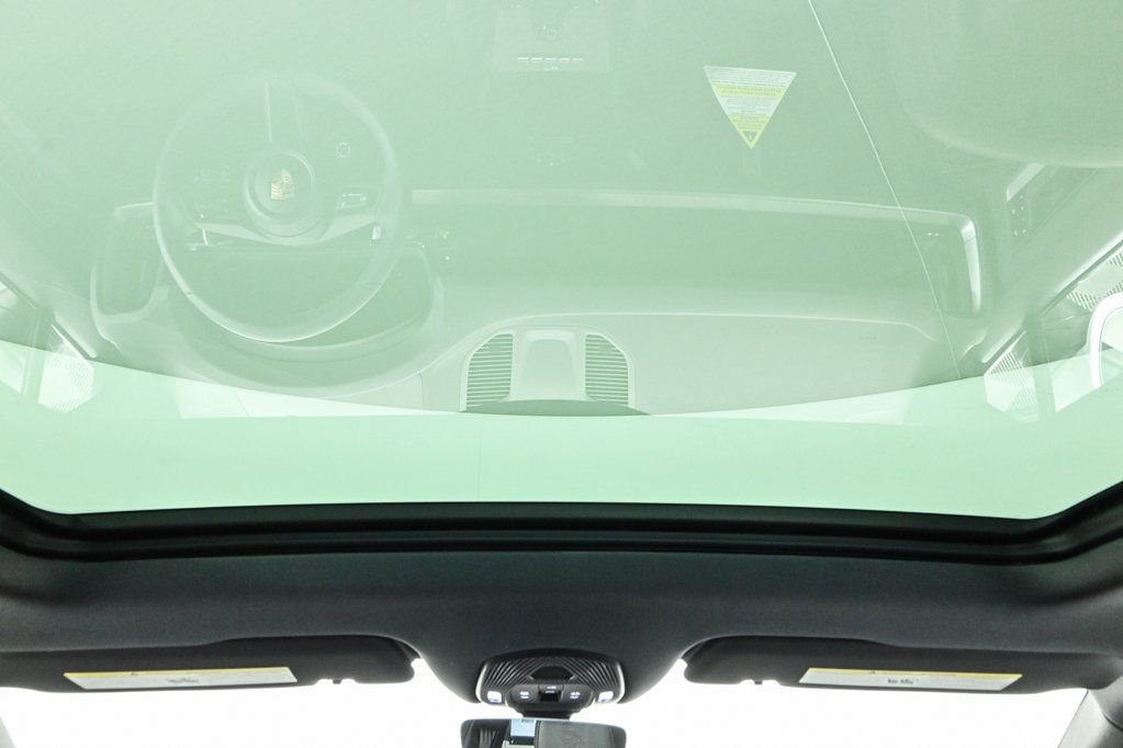 Certified 2025 Porsche Cayenne image 23