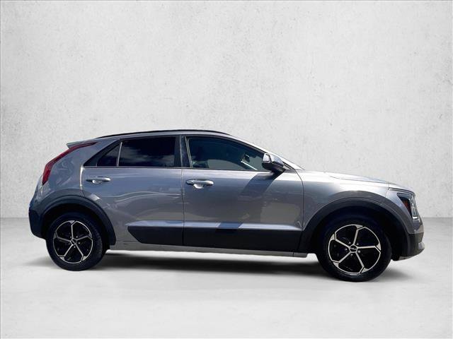 Used 2023 Kia Niro EX FWD image 5