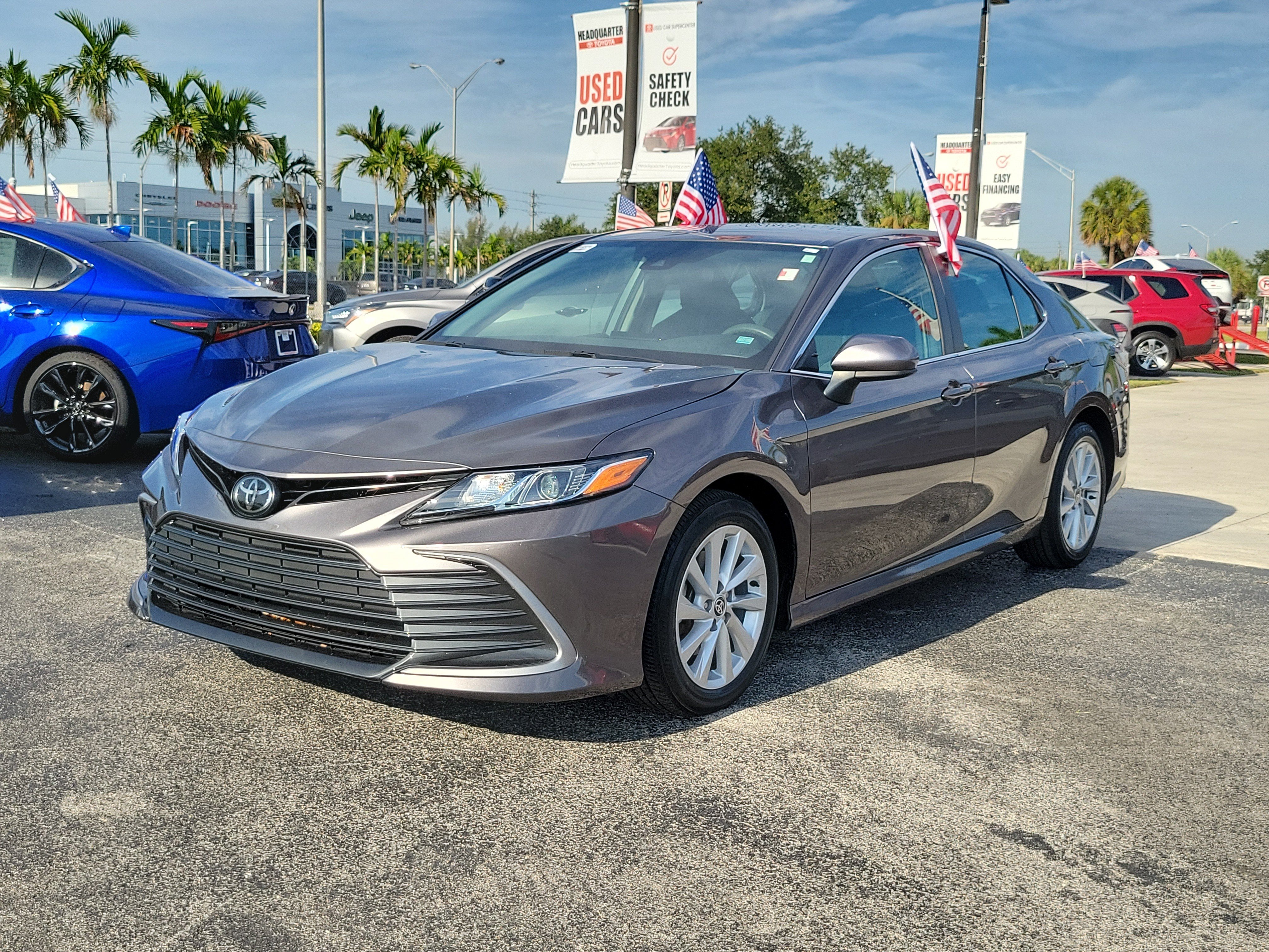 Used 2023 Toyota Camry LE FWD image 5