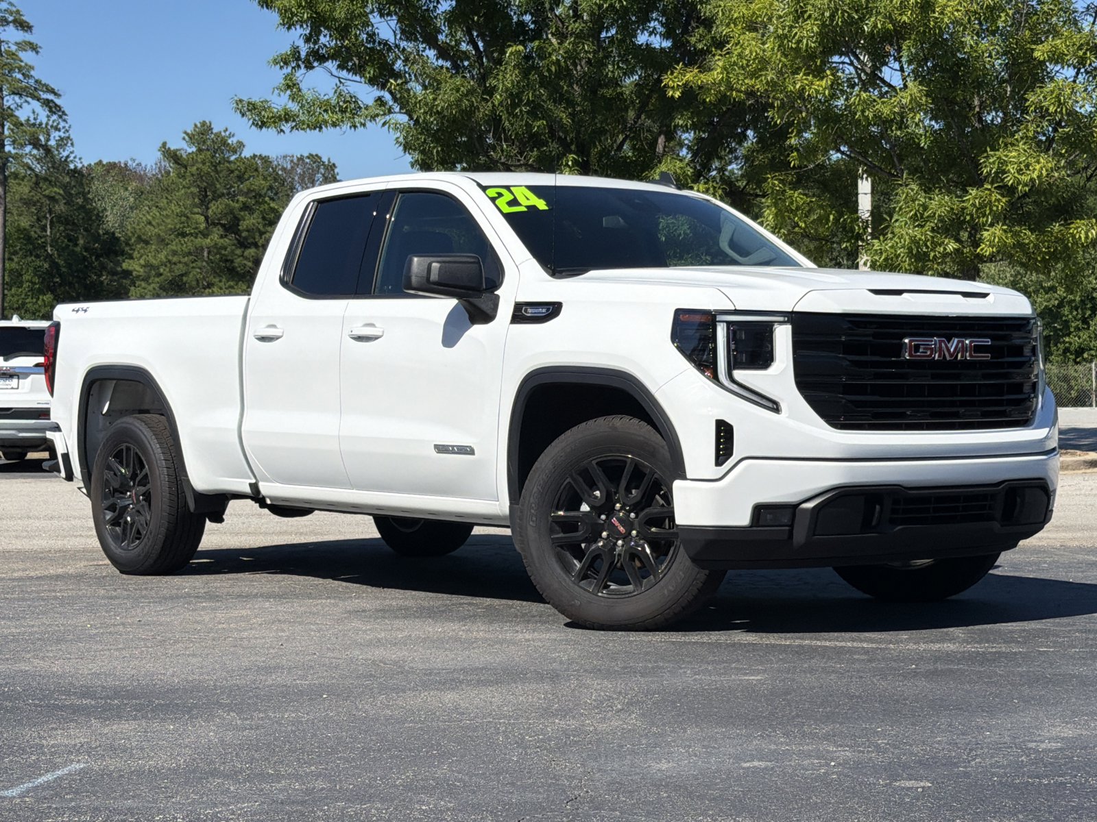 Used 2024 GMC Sierra 1500 Elevation AWD/4WD image 2