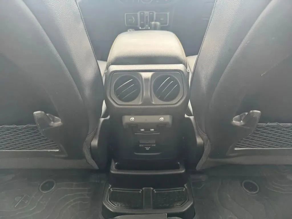 Used 2024 Jeep Wrangler Sahara w/ Technology Group image 16