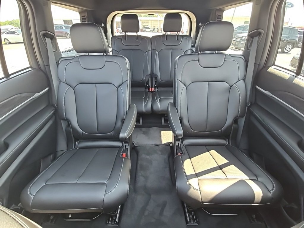 New 2025 Jeep Grand Cherokee L Limited w/ Luxury Tech Group II image 26