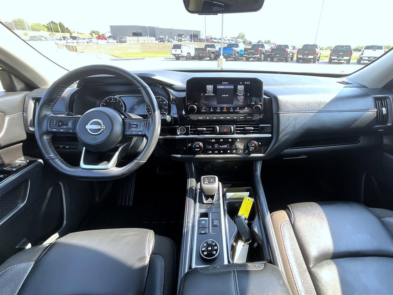 Used 2023 Nissan Pathfinder SL w/ Lighting Package (N92) AWD/4WD image 13