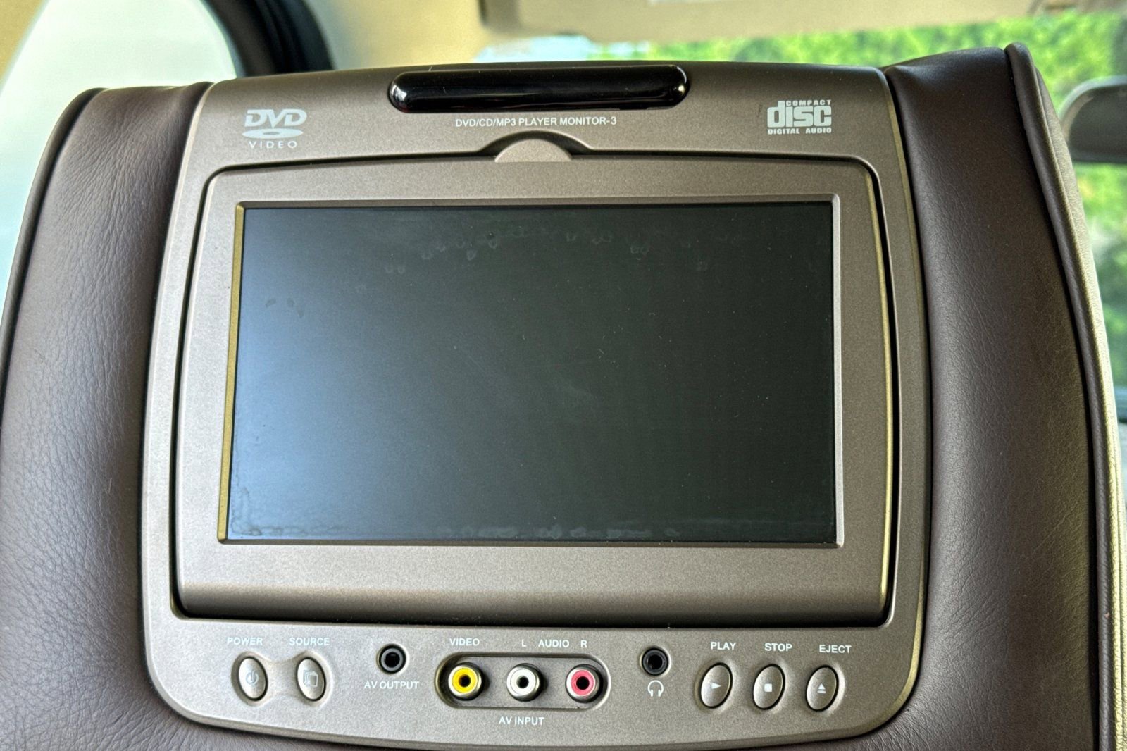 Used 2011 Cadillac Escalade ESV Platinum image 18