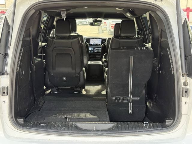 Used 2024 Chrysler Pacifica Limited FWD image 31