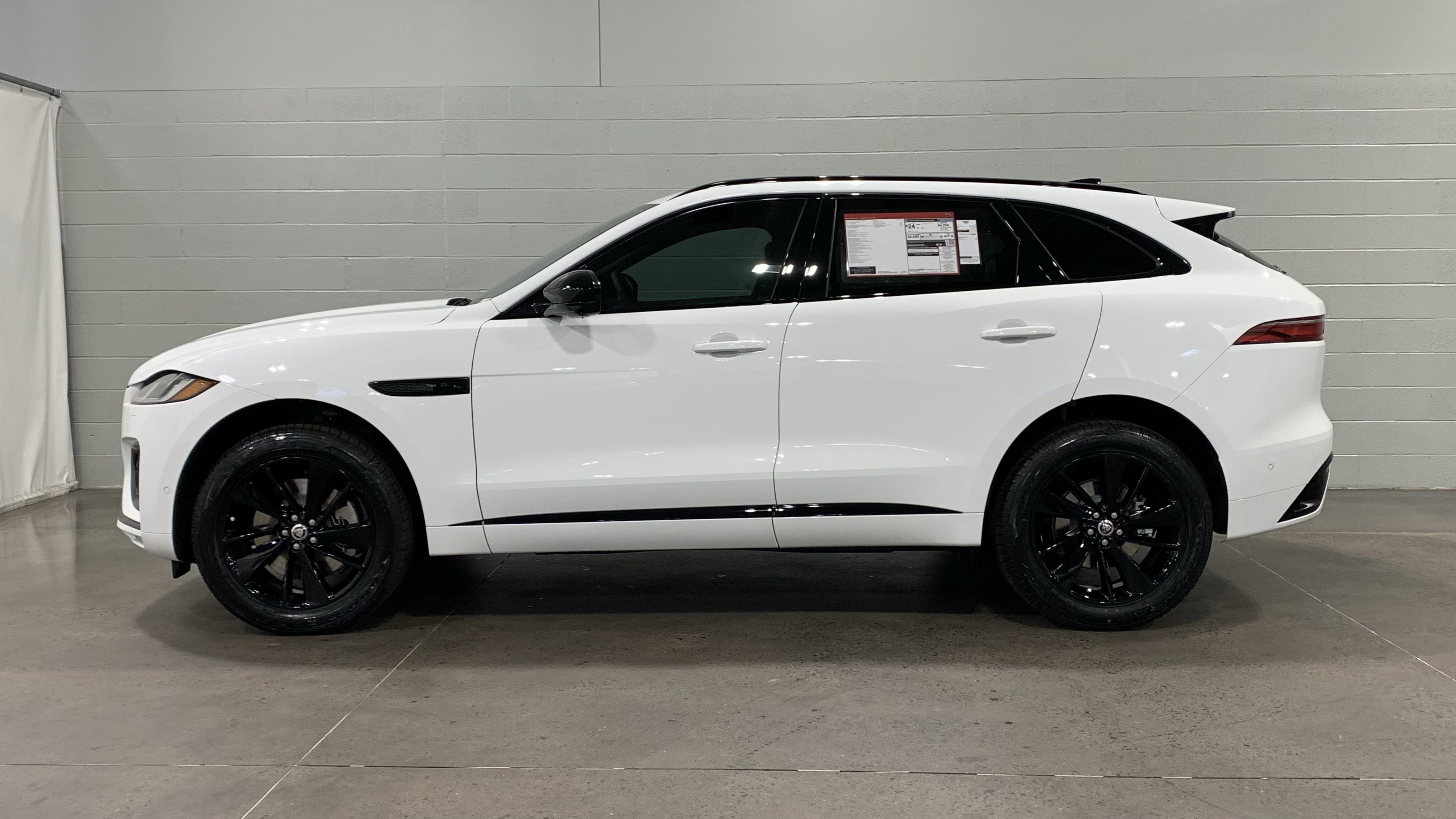 New 2026 Jaguar F-PACE R-Dynamic S image 7