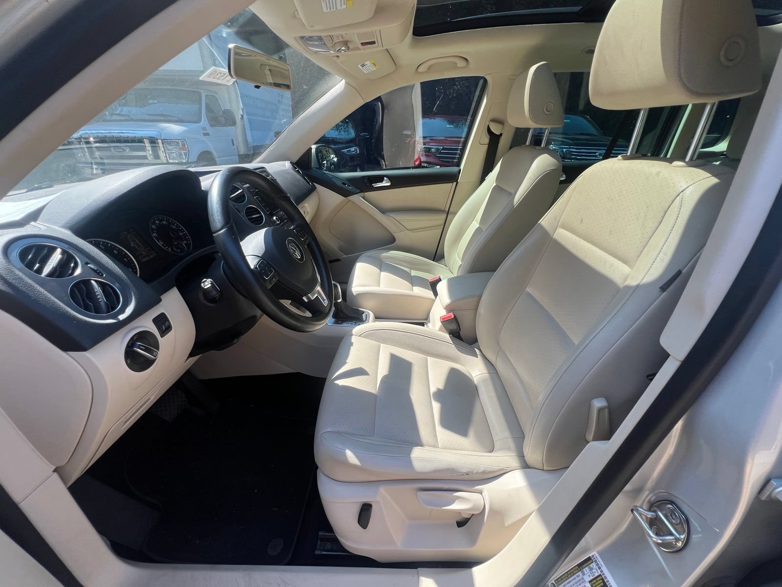 Used 2014 Volkswagen Tiguan SEL FWD image 10