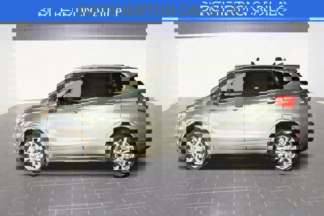 Used 2019 Buick Envision Premium w/ Driver Confidence Package image 2