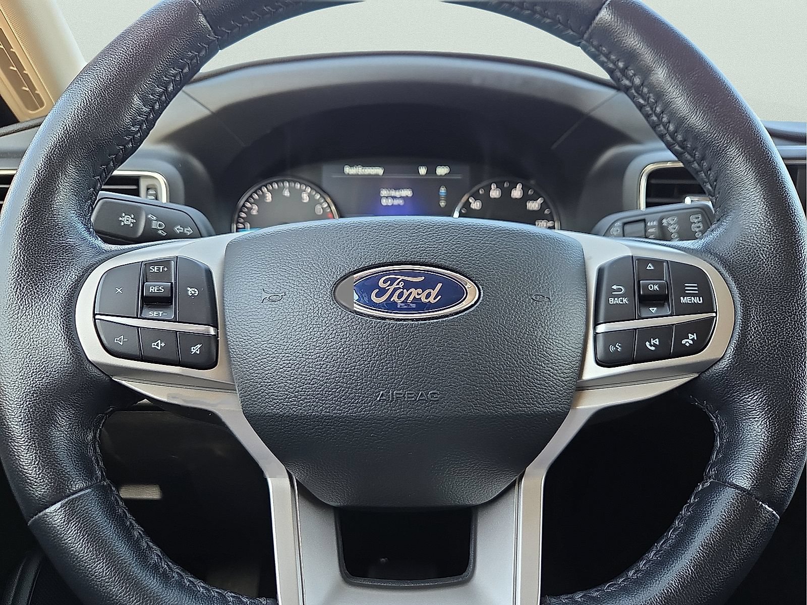 Used 2022 Ford Explorer XLT w/ Equipment Group 202A AWD/4WD image 24