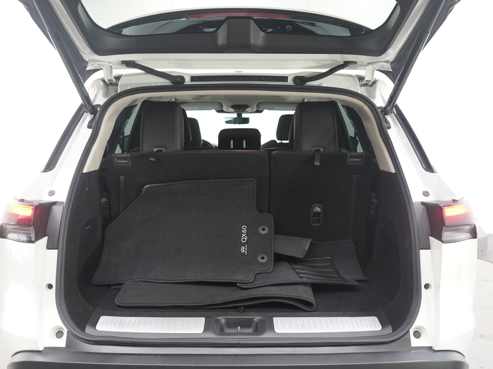 Used 2024 INFINITI QX60 Sensory image 18