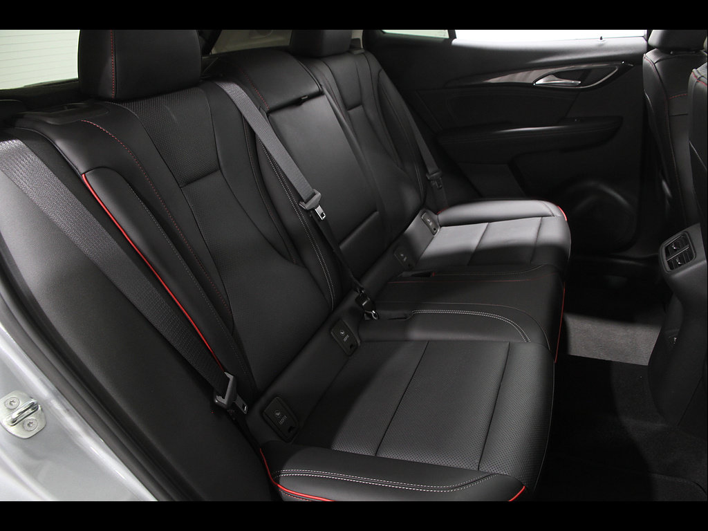 Certified 2023 Buick Envision Essence w/ Sport Touring Package AWD/4WD image 19