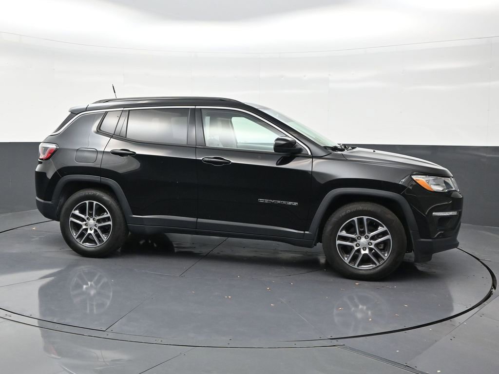 Used 2018 Jeep Compass Latitude FWD image 6